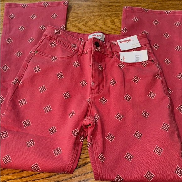 Wrangler Red Geometric Print Jeans NWT - Picture 2 of 5
